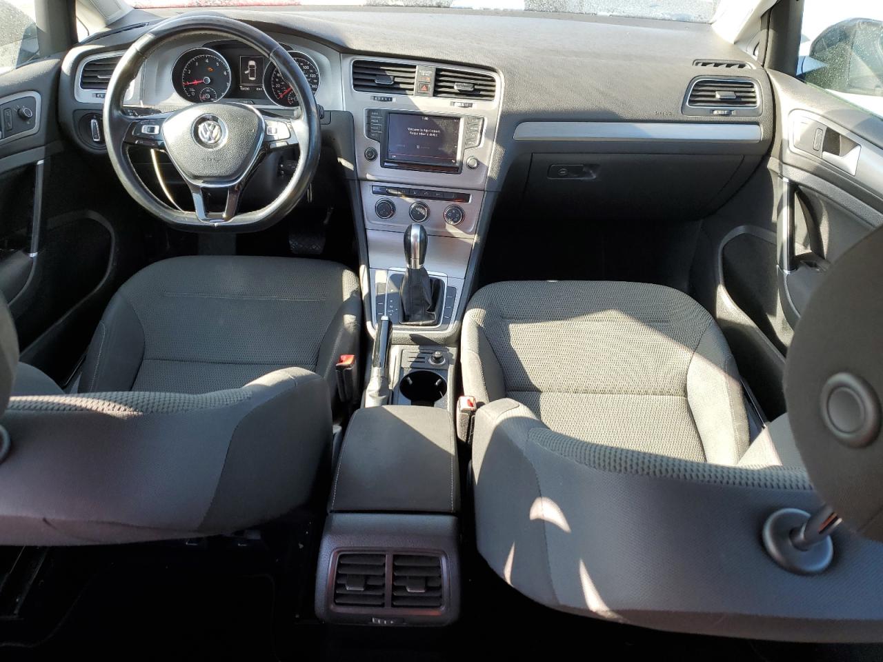 2016 Volkswagen Golf - Image 8