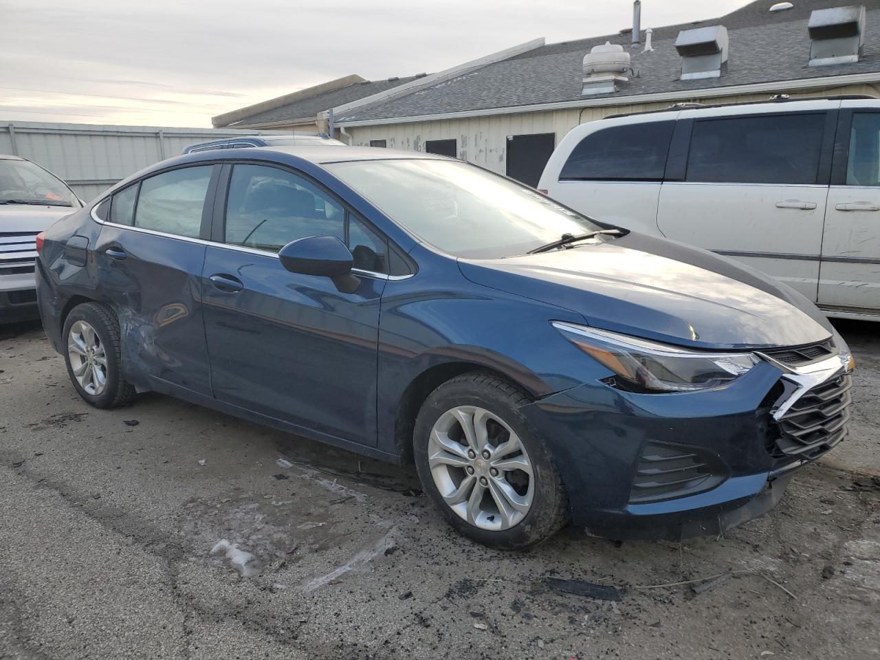 2019 Chevrolet Cruze - Image 4