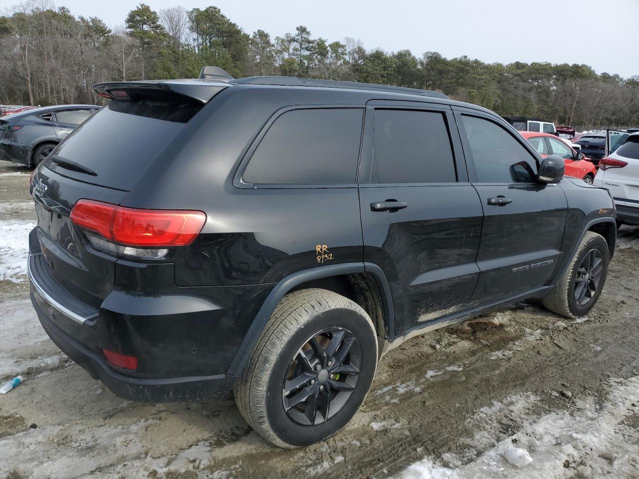 2017 Jeep Grand Cherokee - Image 3