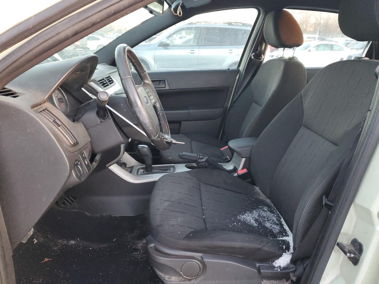 2010 Ford Focus - Image 7