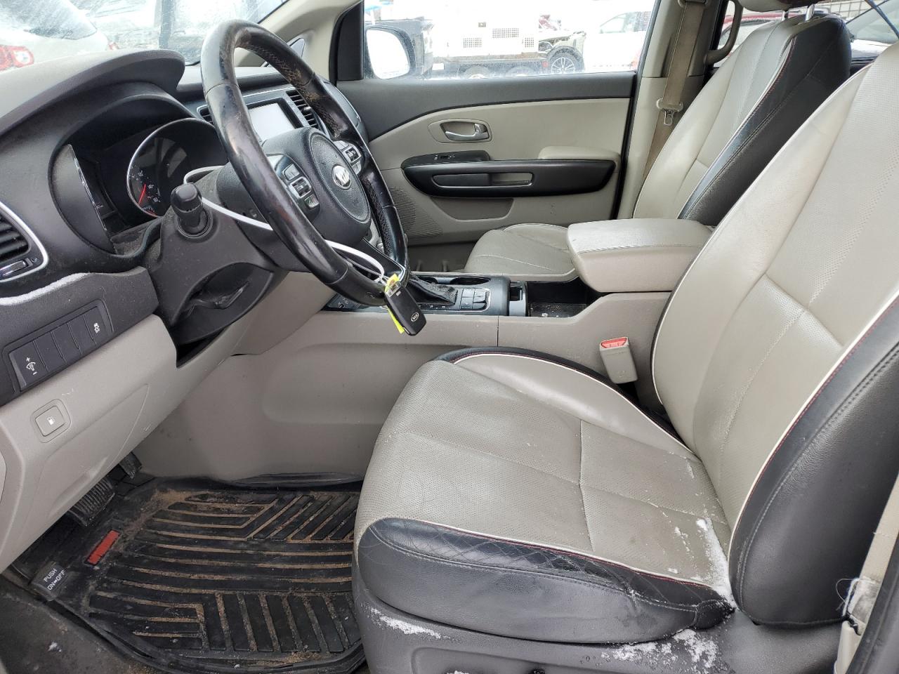 2017 Kia Sedona - Image 7