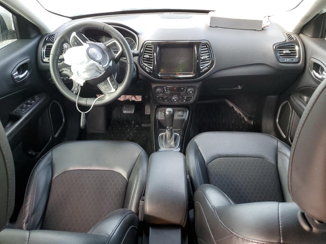 2019 Jeep Compass - Image 8