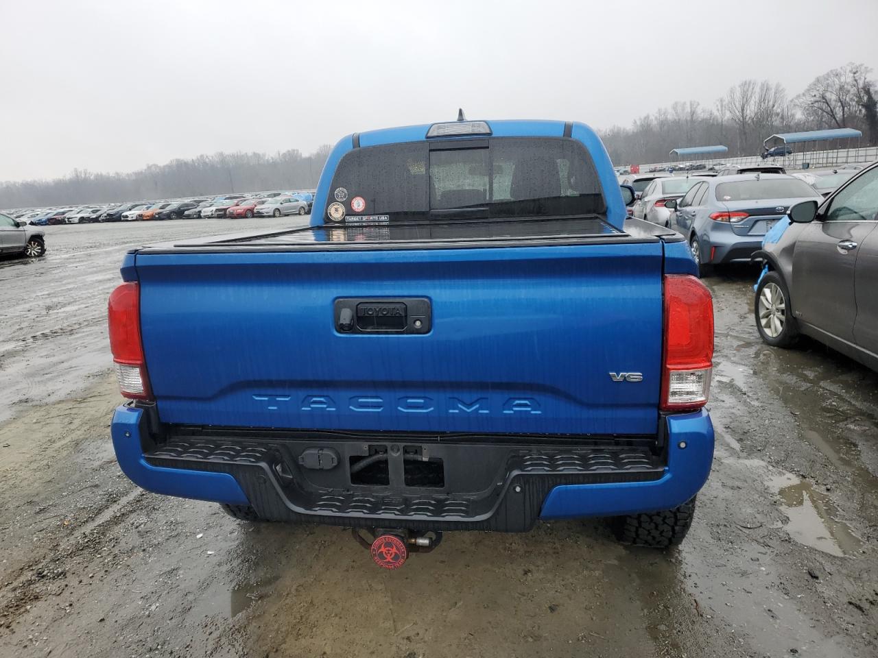 2017 Toyota Tacoma - Image 6