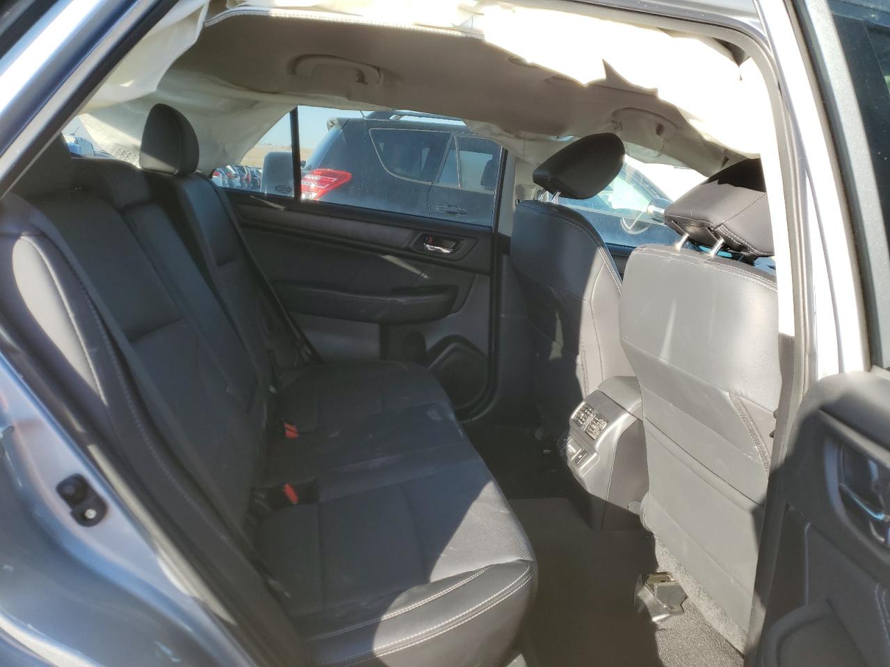 2018 Subaru Outback - Image 10