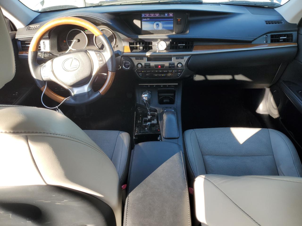 2013 Lexus ES - Image 8
