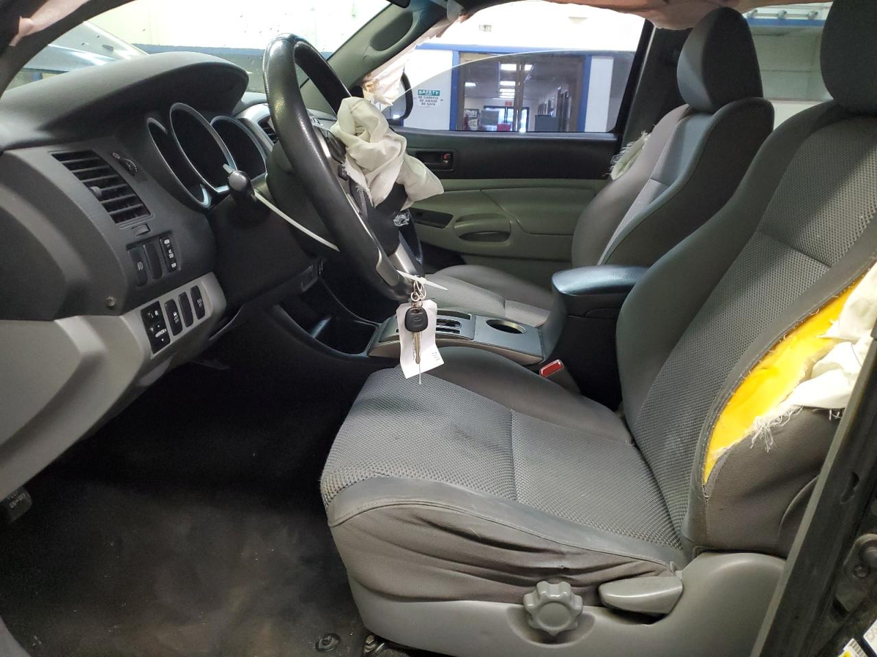 2015 Toyota Tacoma - Image 7