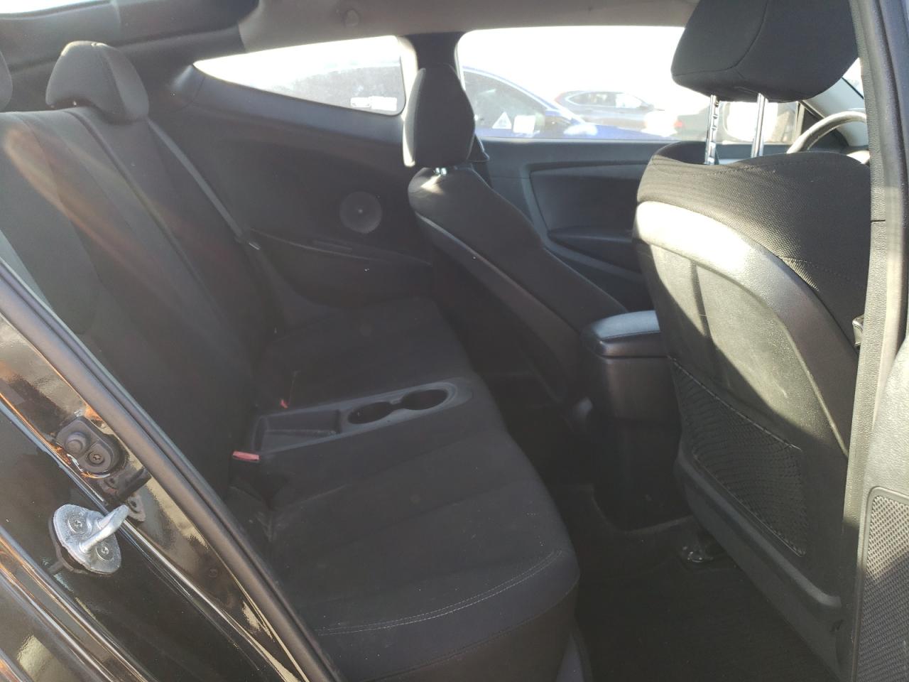 2017 Hyundai Veloster - Image 10