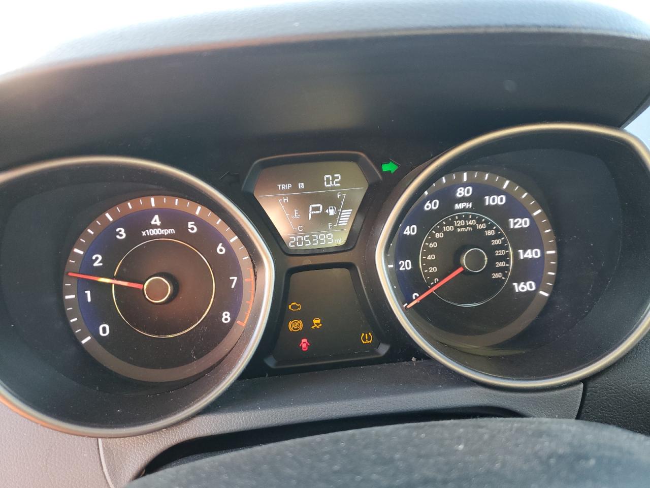 2015 Hyundai Elantra - Image 9