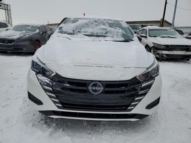  NISSAN VERSA 2024 Белы