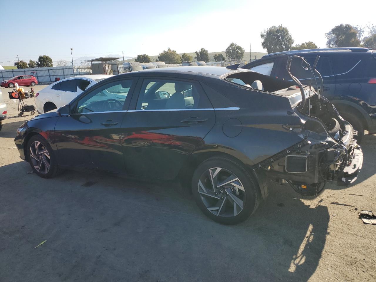 2024 Hyundai Elantra - Image 2