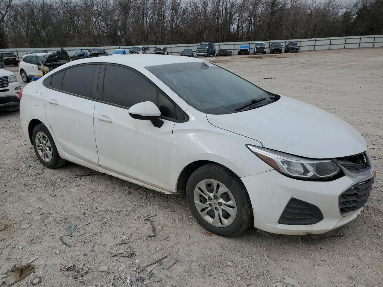 2019 Chevrolet Cruze - Image 4