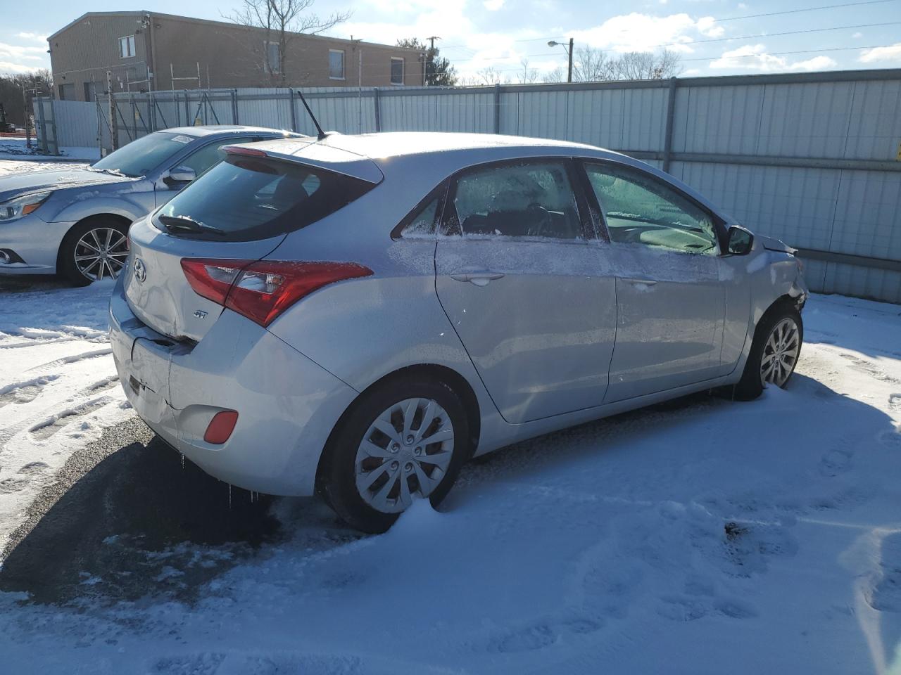2017 Hyundai Elantra - Image 3