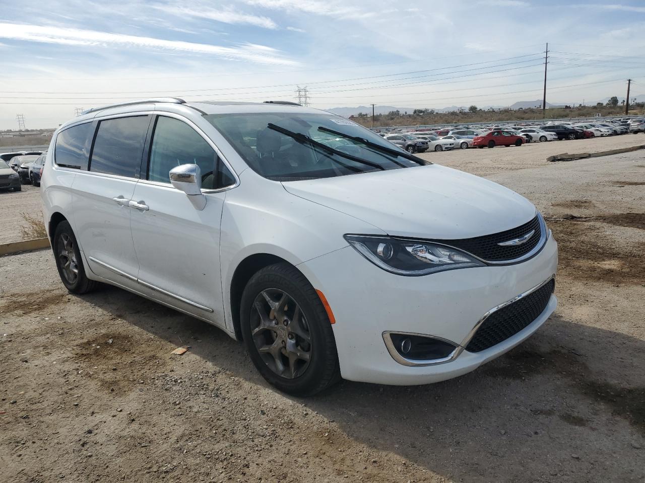 2018 Chrysler Pacifica - Image 4