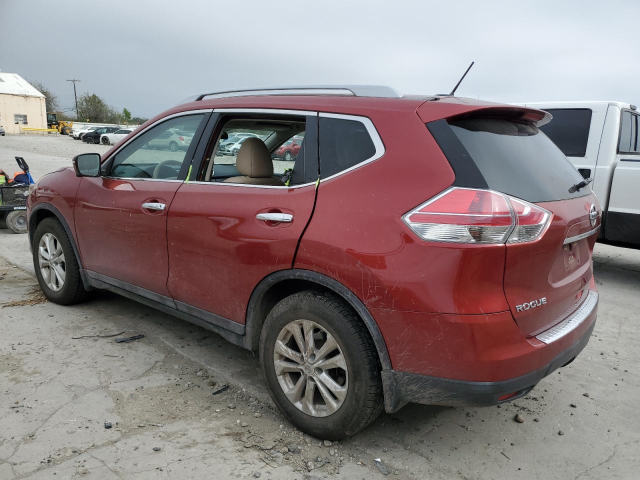 2015 Nissan Rogue - Image 2