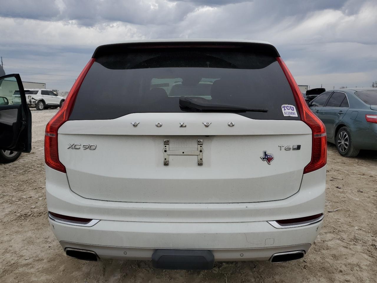 2016 Volvo XC90 - Image 6