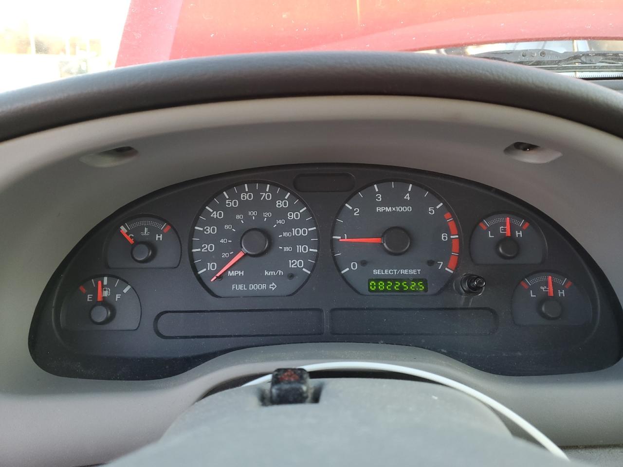 2004 Ford Mustang - Image 9