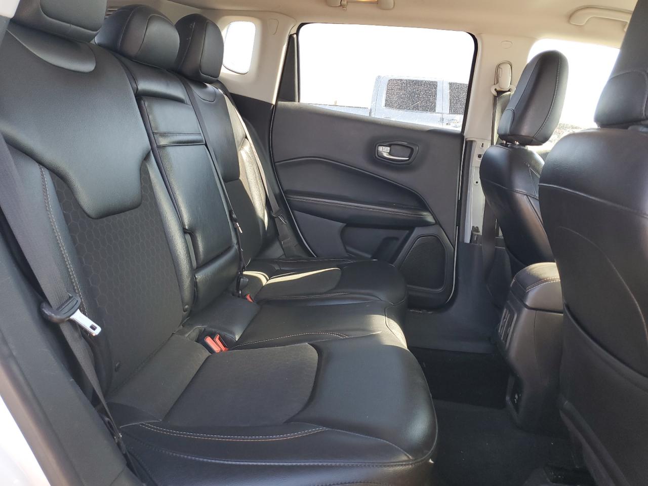 2018 Jeep Compass - Image 11