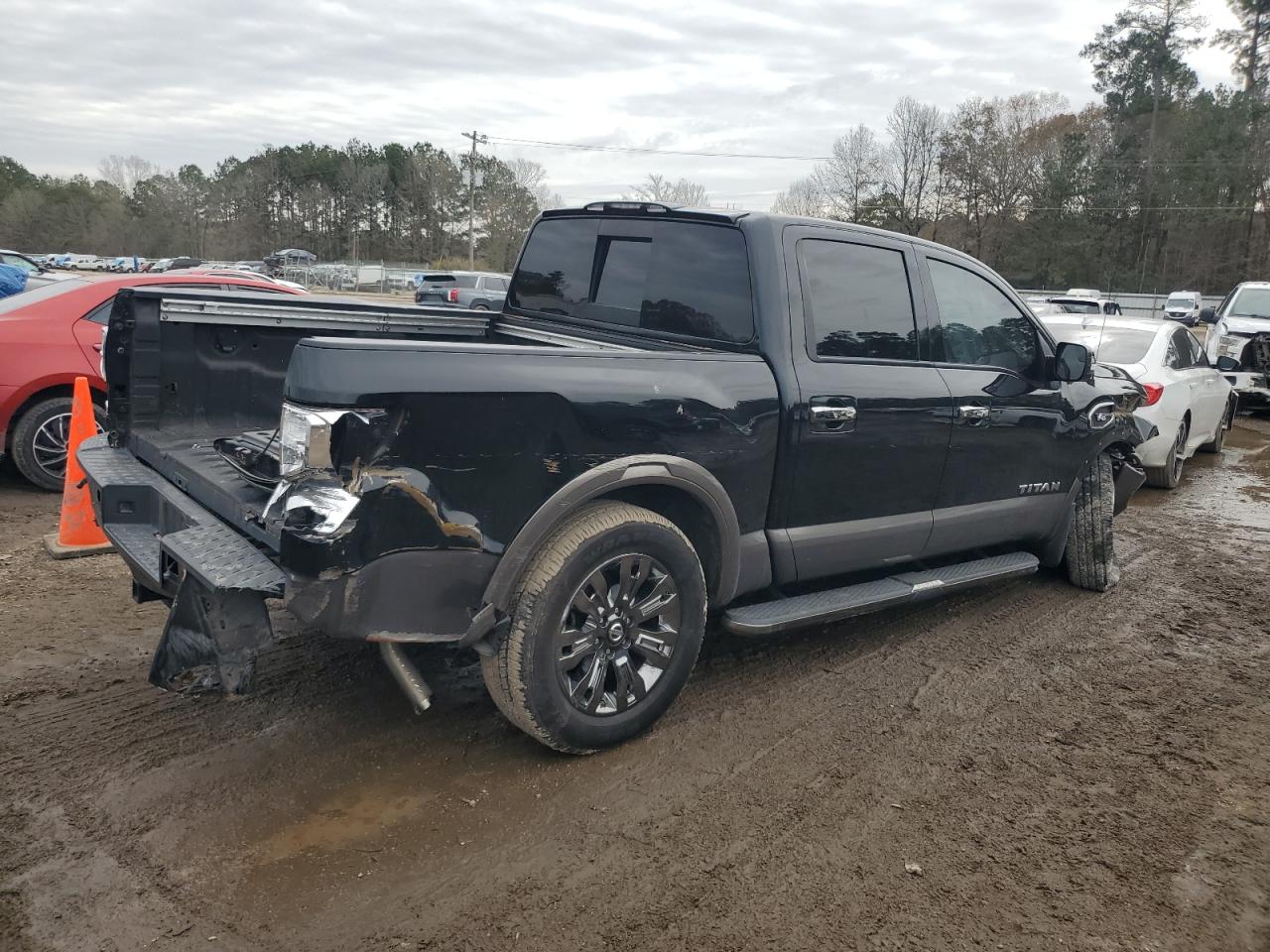 2017 Nissan Titan - Image 3
