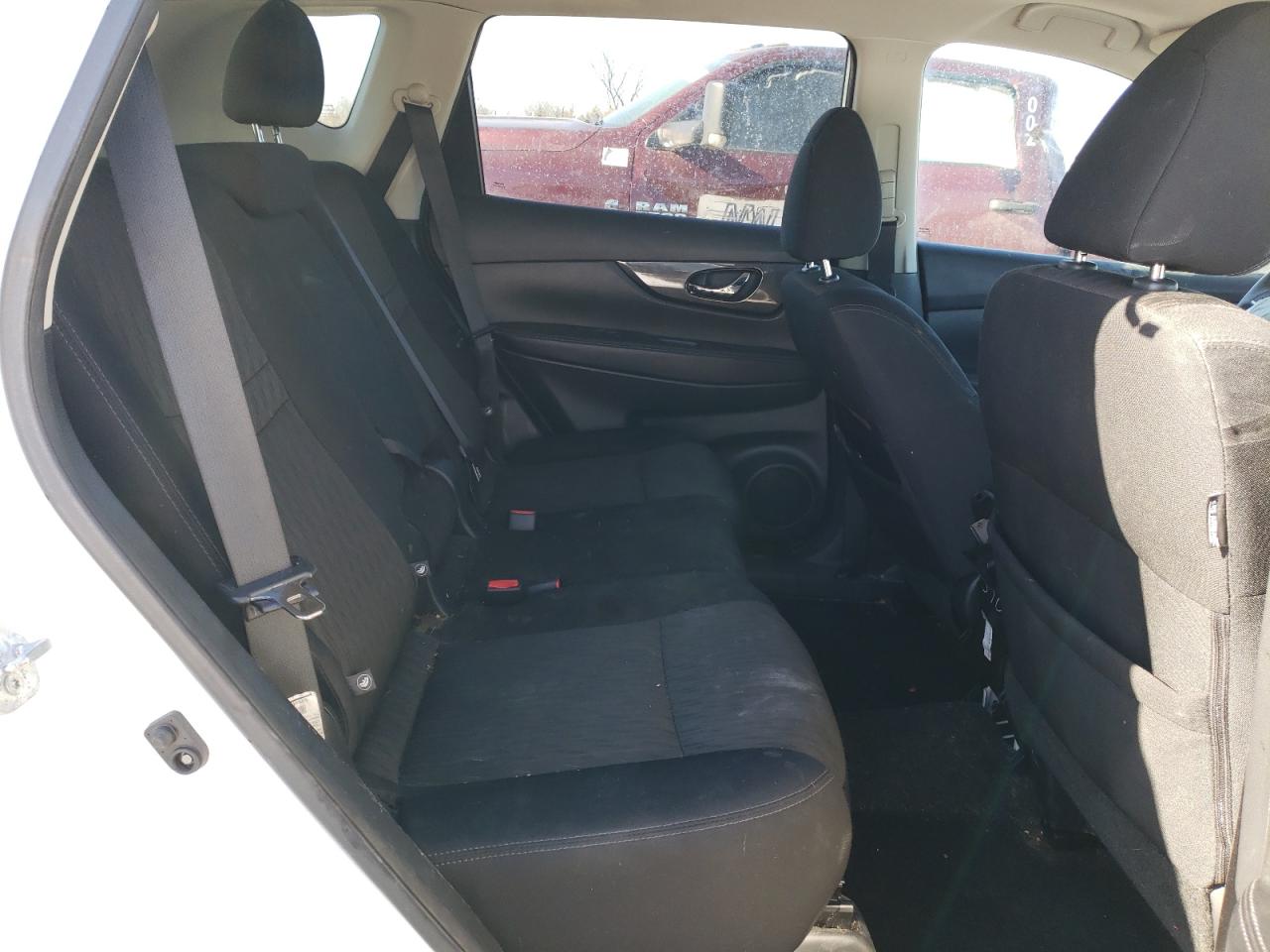 2017 Nissan Rogue - Image 12