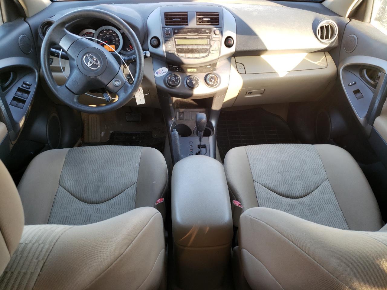 2010 Toyota RAV 4 - Image 8