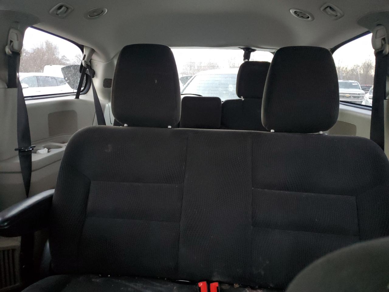2017 Dodge Caravan - Image 10