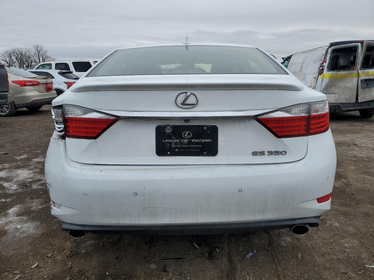 2015 Lexus ES - Image 6