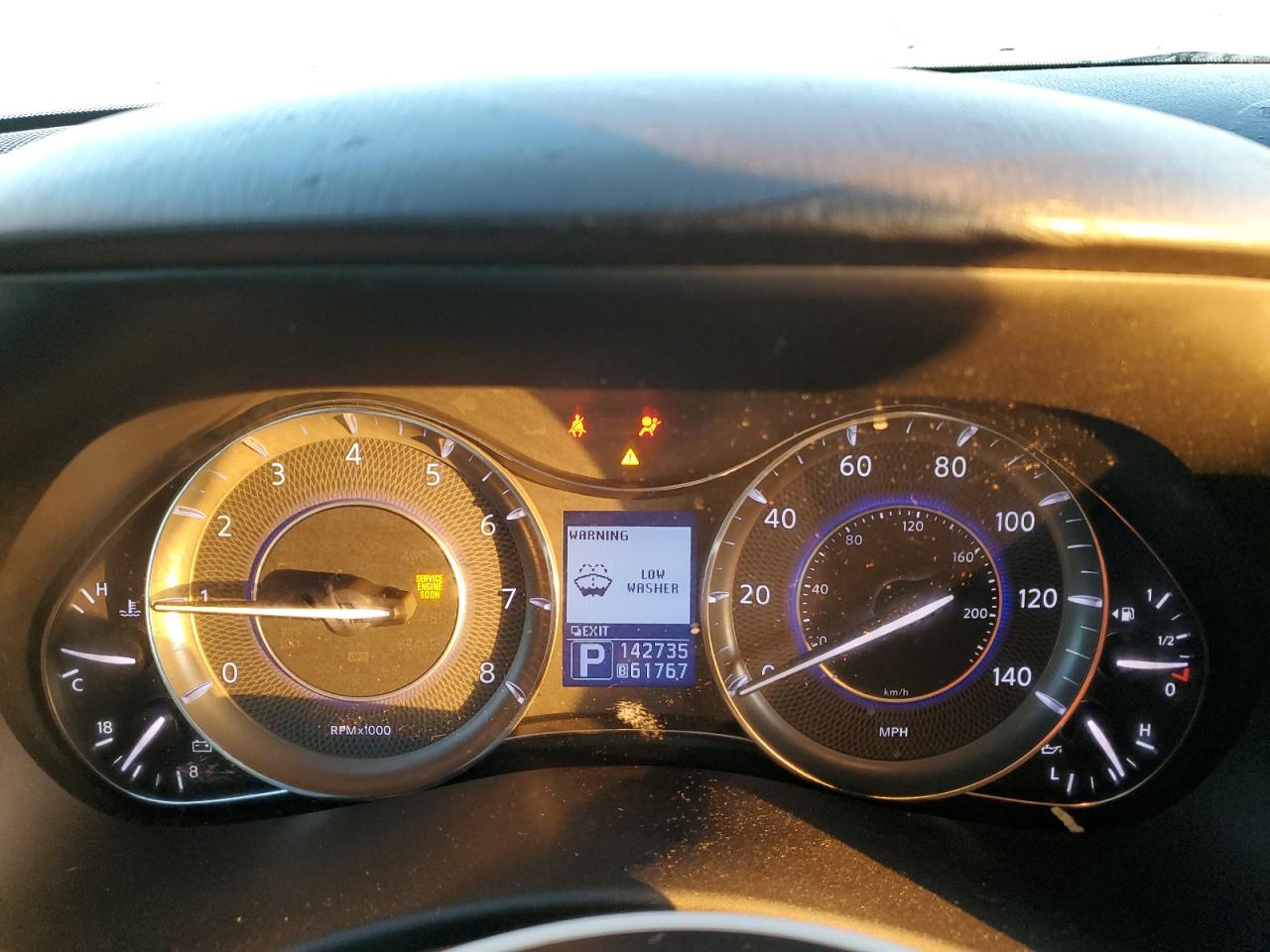 2012 Infiniti QX56 - Image 9