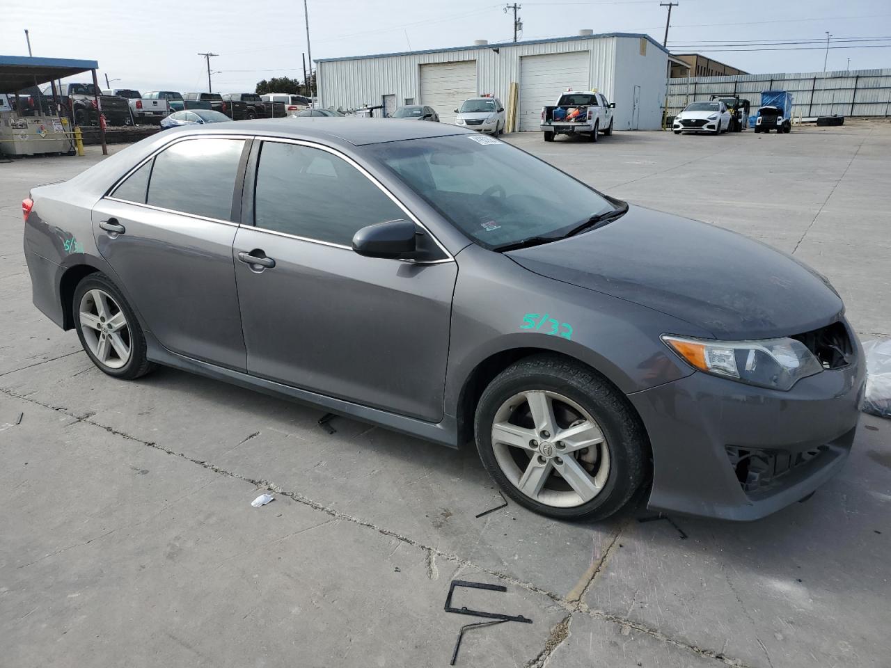 2014 Toyota Camry - Image 4