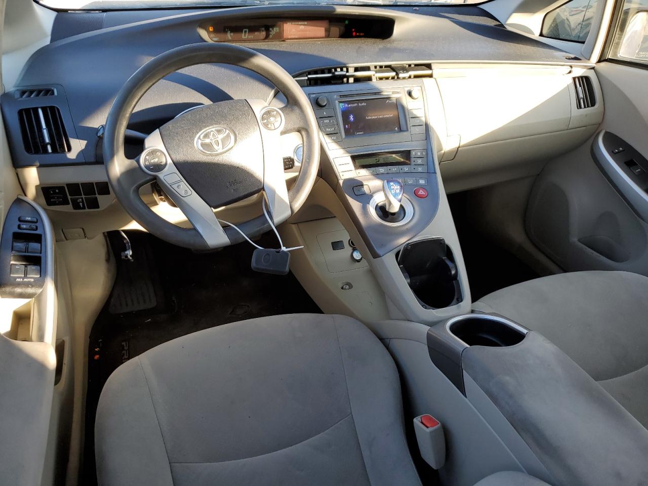 2015 Toyota Prius - Image 8