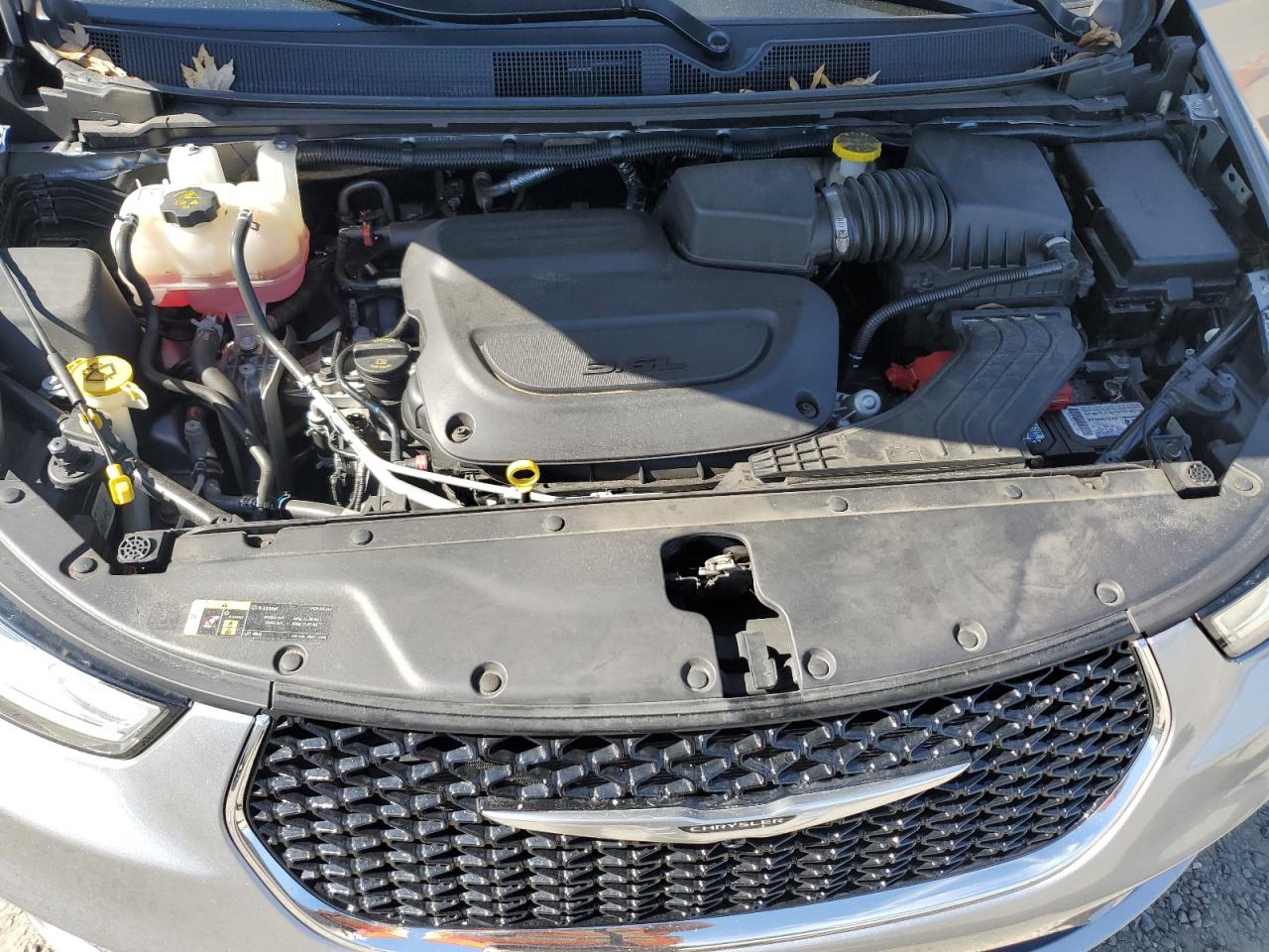 2021 Chrysler Pacifica - Image 12