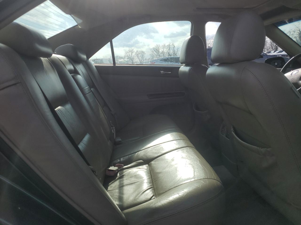 2004 Toyota Camry - Image 10