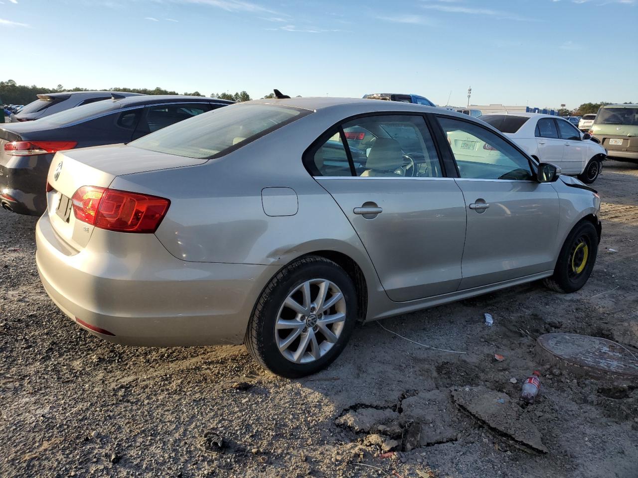 2014 Volkswagen Jetta - Image 3