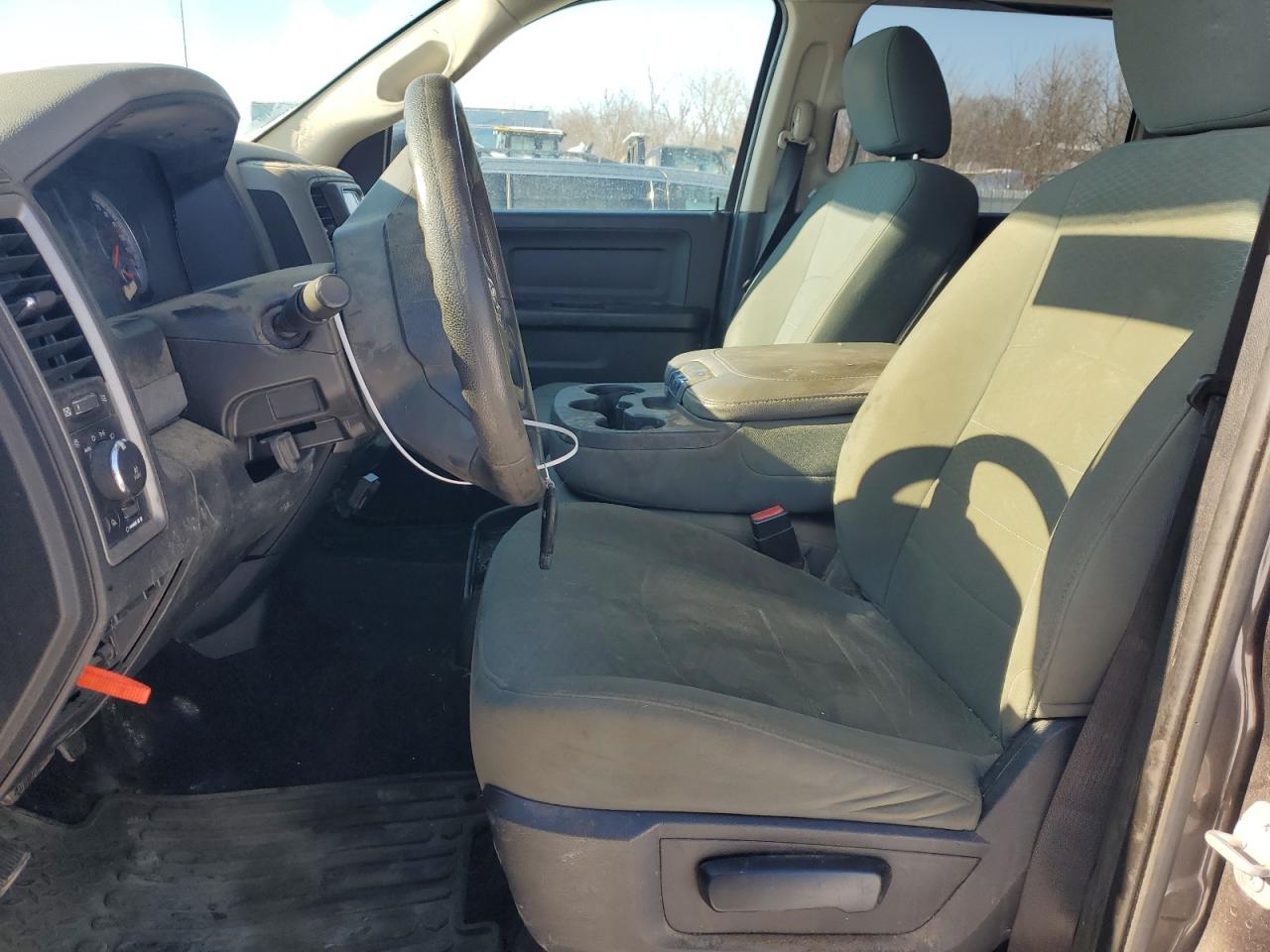 2015 RAM 1500 - Image 7