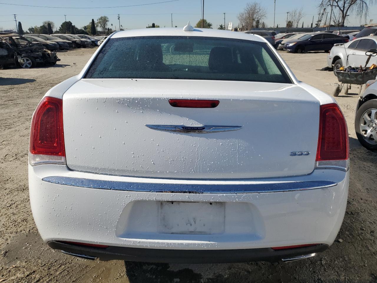 2018 Chrysler 300 - Image 6