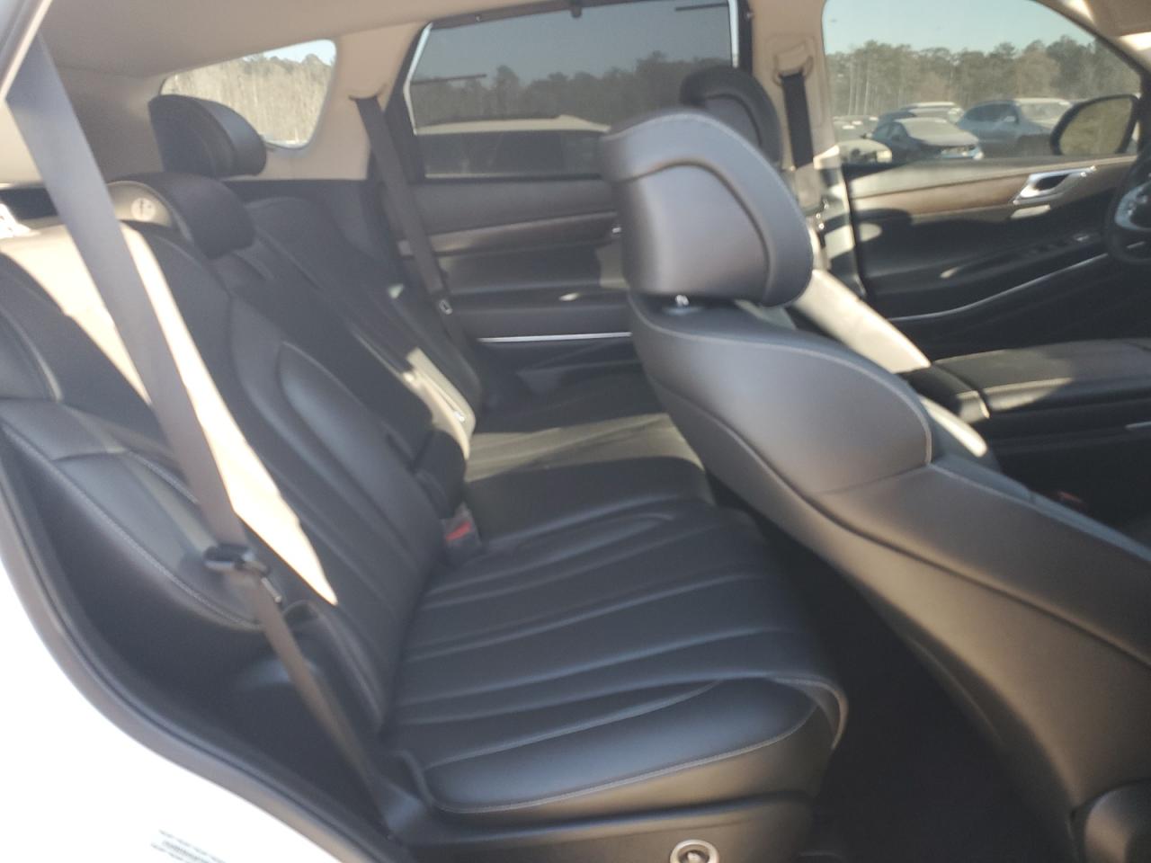 2021 Genesis GV80 - Image 11