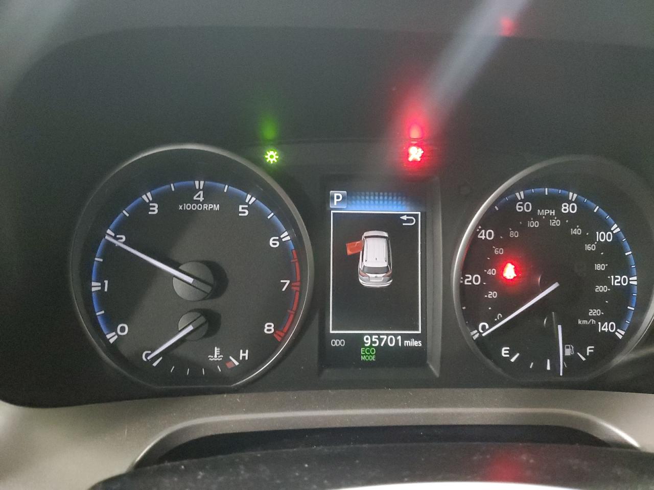 2018 Toyota RAV 4 - Image 9
