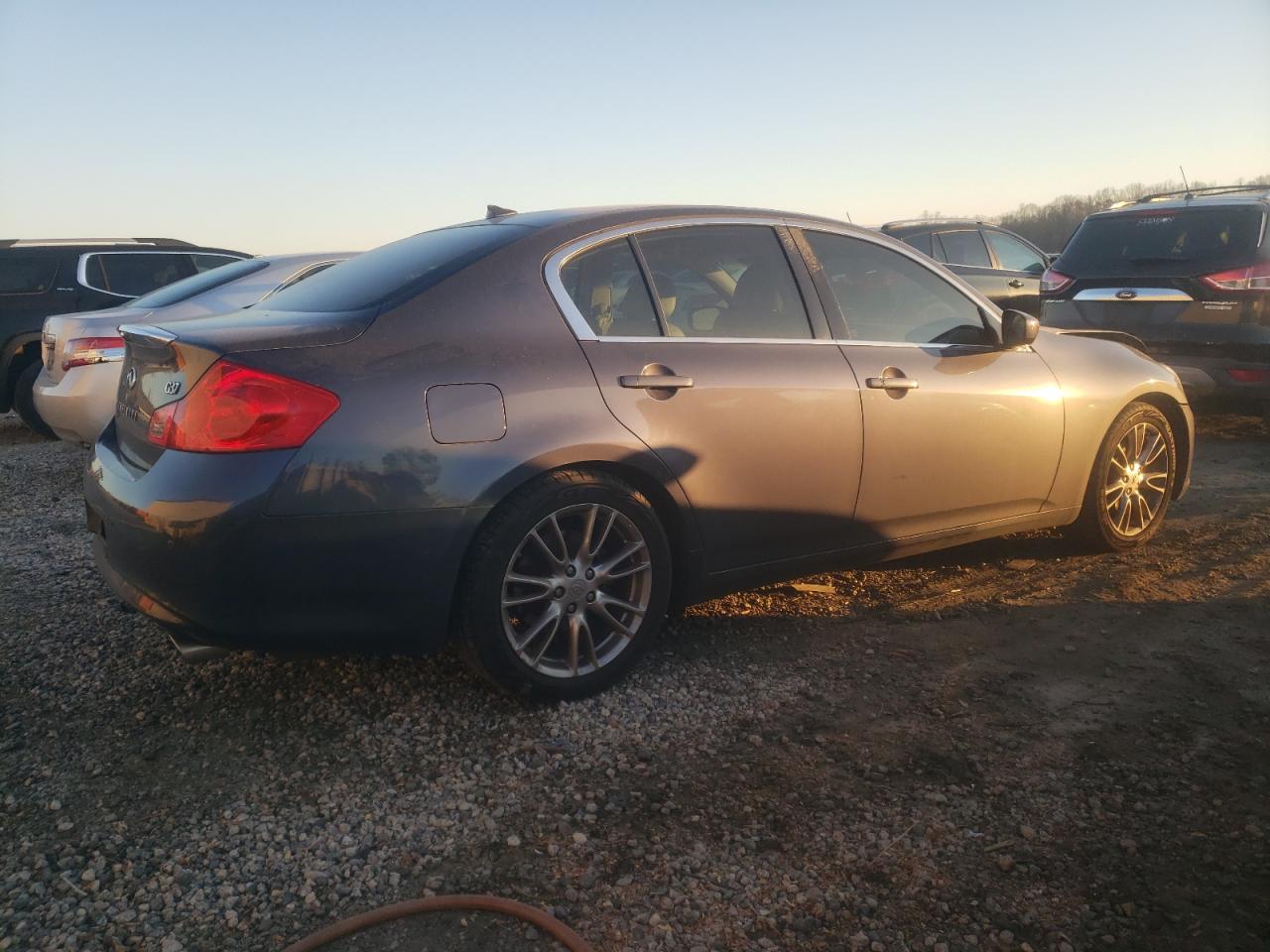 2011 Infiniti G - Image 3