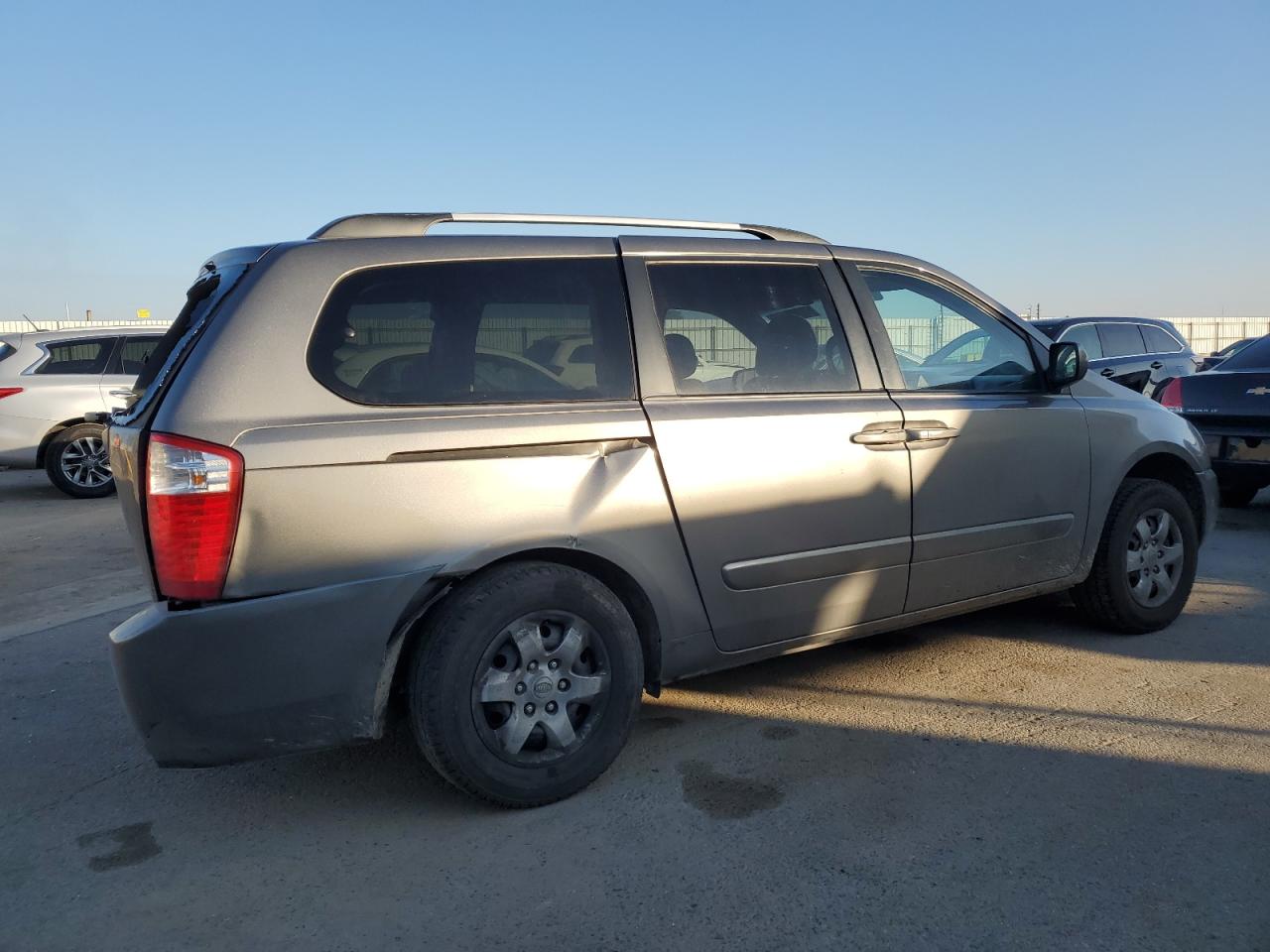 2010 Kia Sedona - Image 3