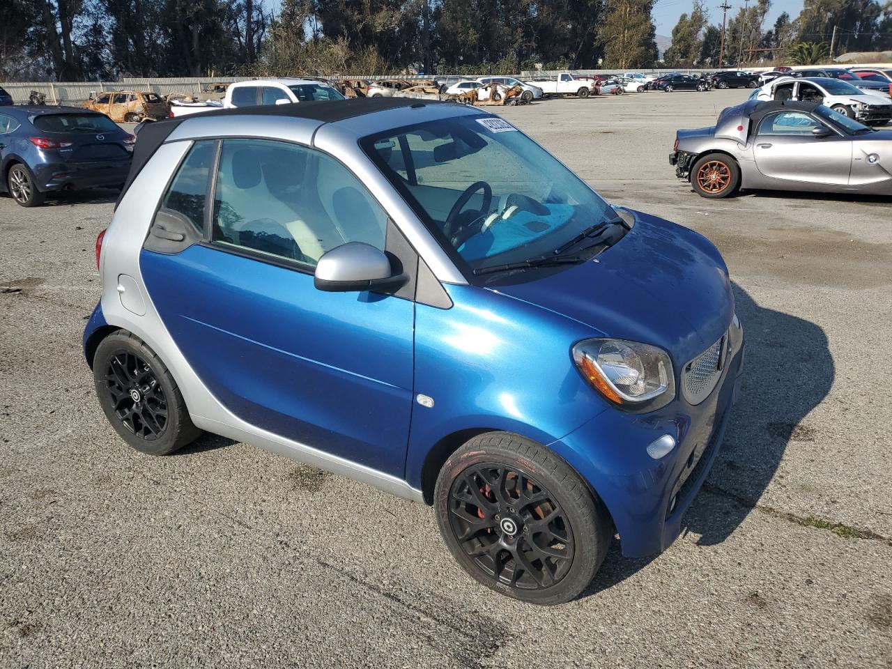 2017 Smart Fortwo - Image 4