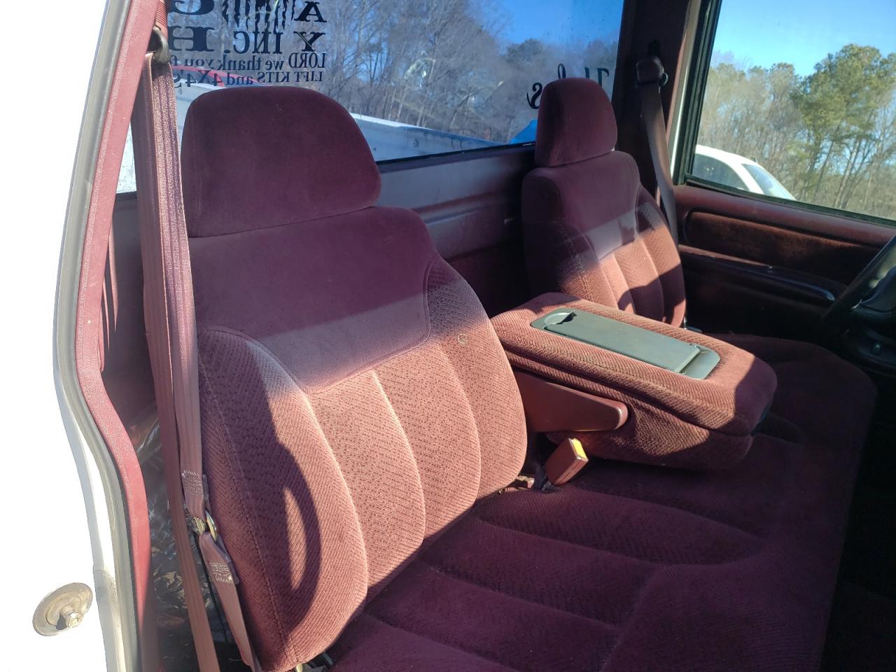 1997 Chevrolet GMT-400 - Image 10