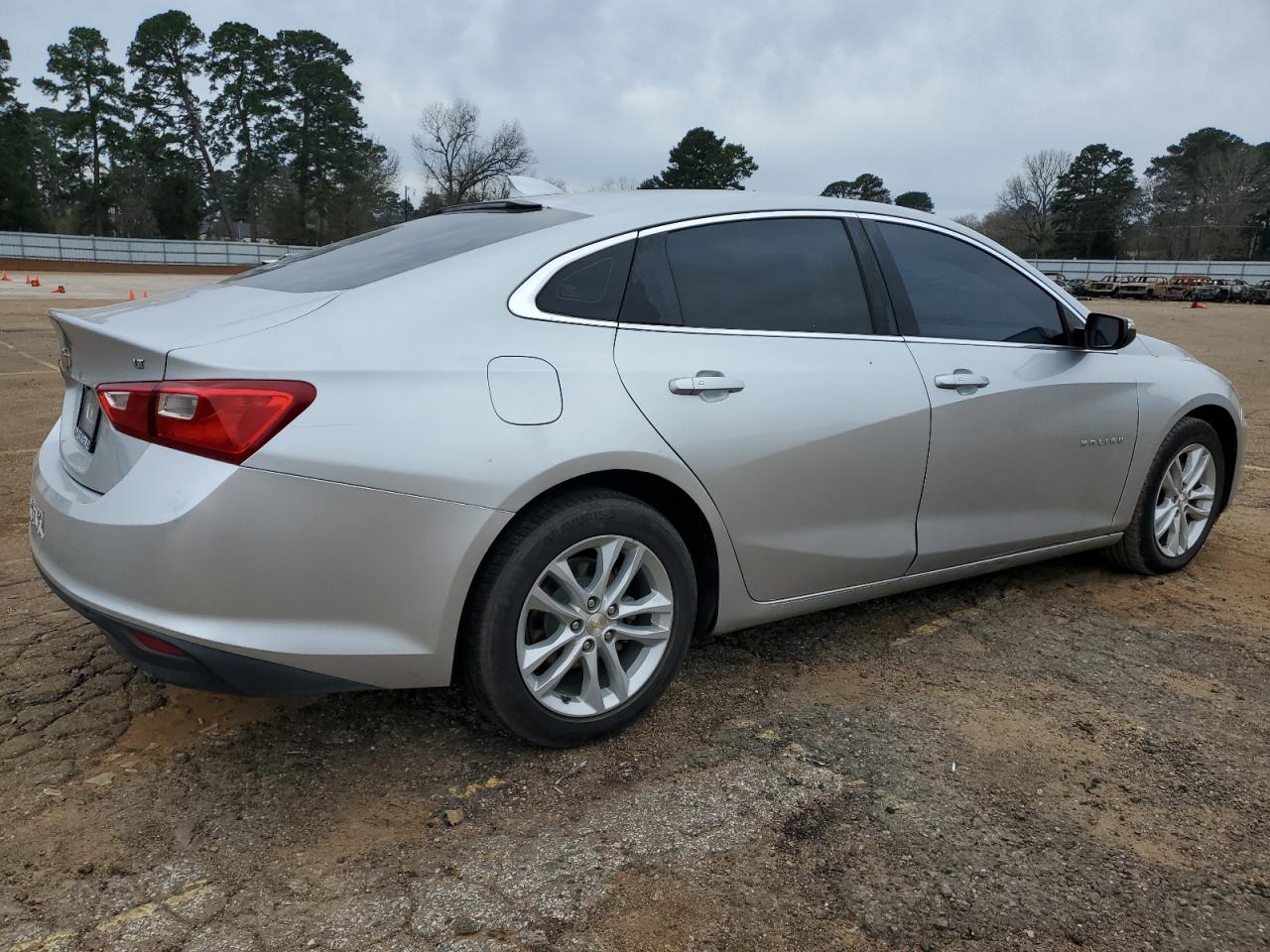 2016 Chevrolet Malibu - Image 3