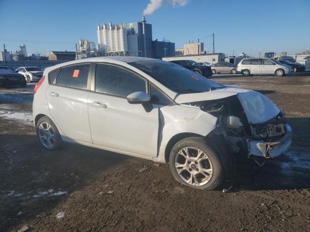 Хэтчбеки FORD FIESTA 2015 Белый