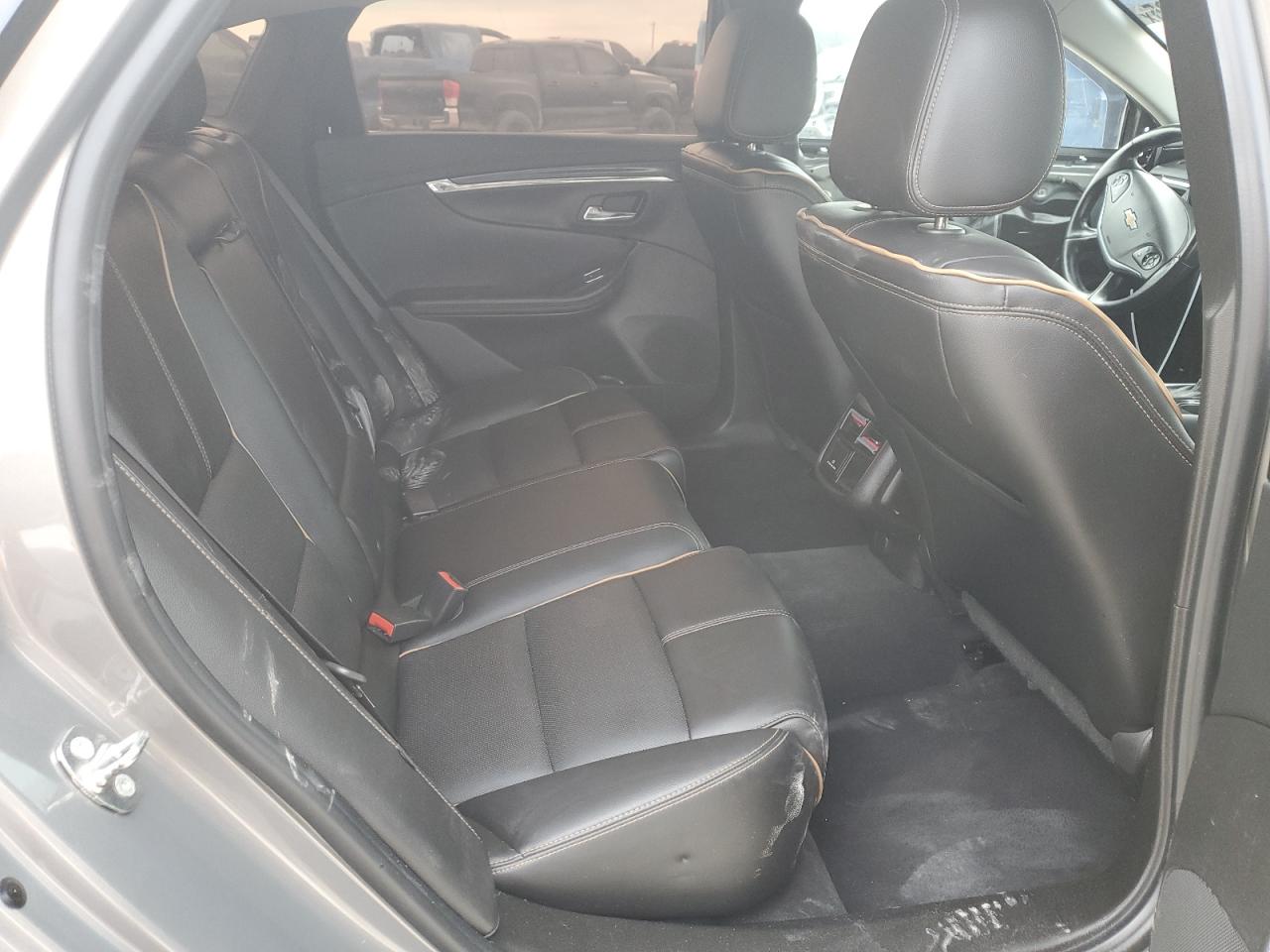 2018 Chevrolet Impala - Image 10