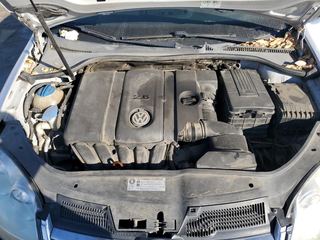 2010 Volkswagen Jetta - Image 11