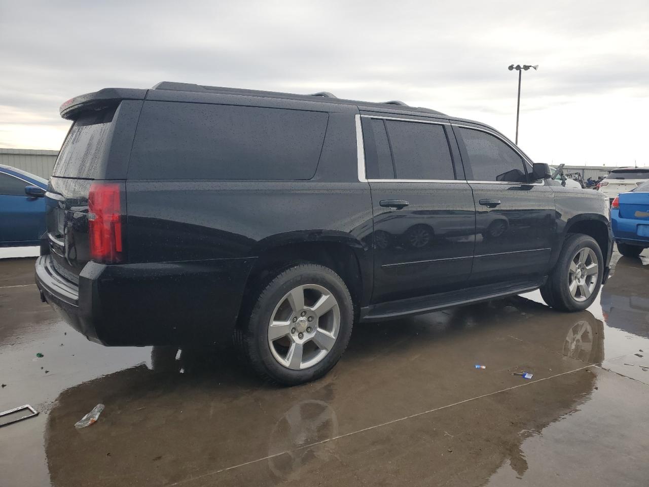 2019 Chevrolet Suburban - Image 3