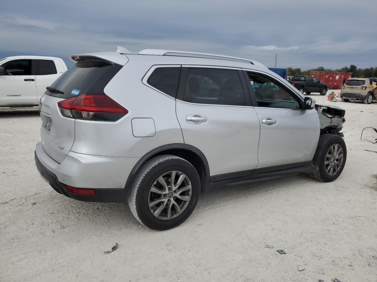 2019 Nissan Rogue - Image 3