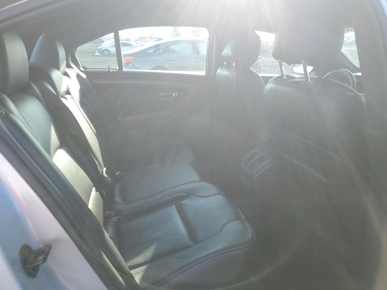 2013 Ford Taurus - Image 10
