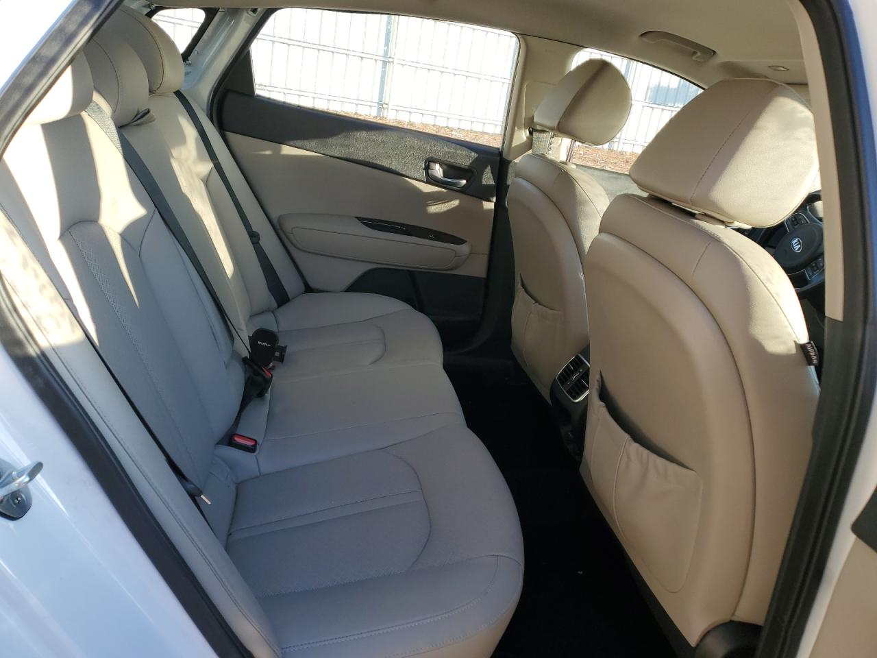 2016 Kia Optima - Image 10