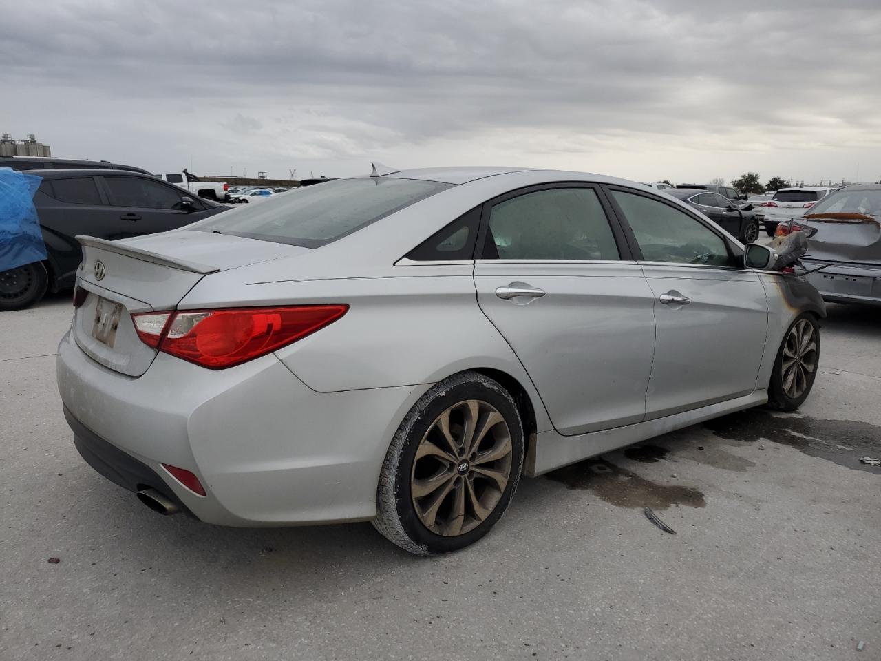 2014 Hyundai Sonata - Image 3