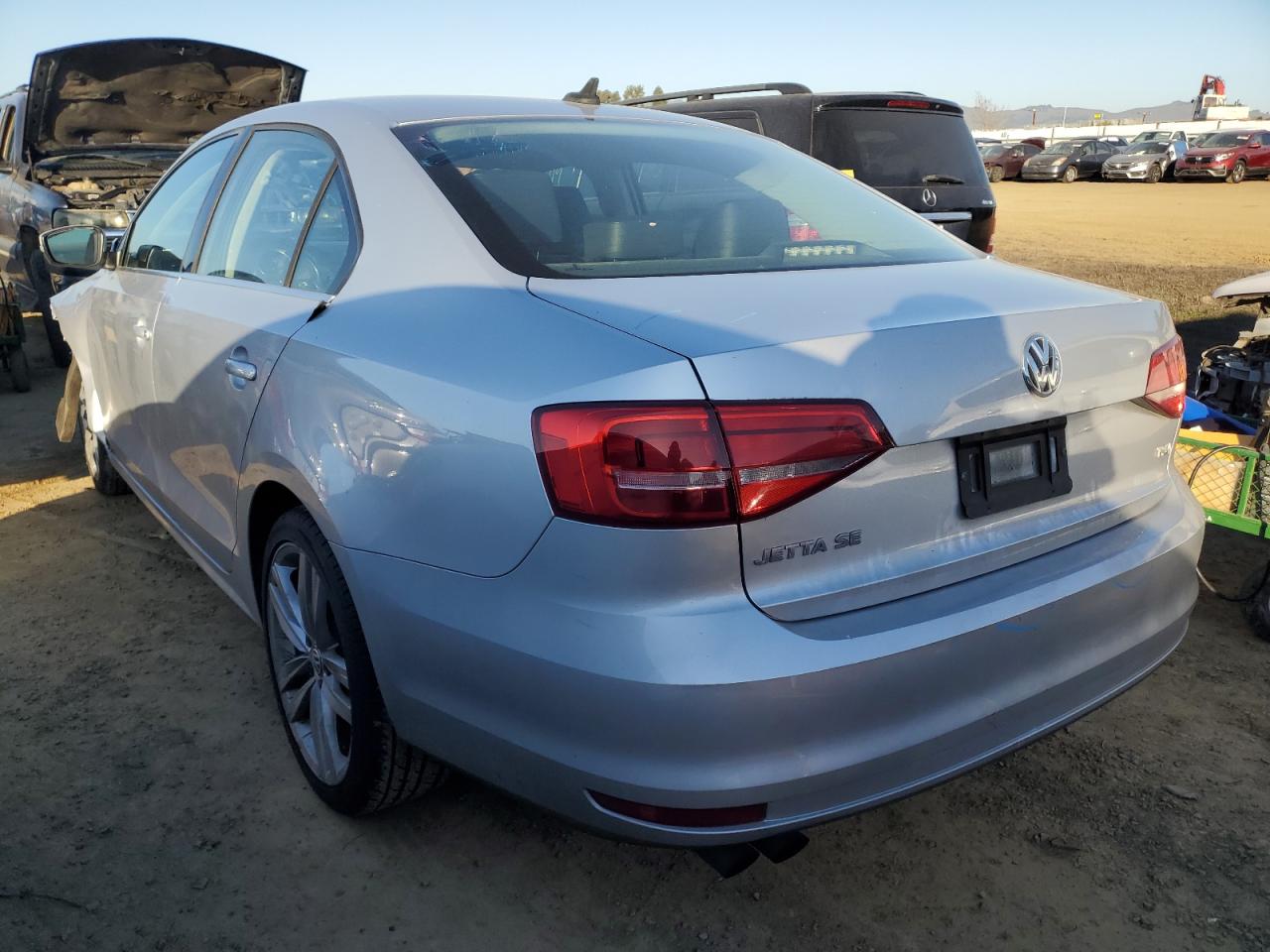 2015 Volkswagen Jetta - Image 2